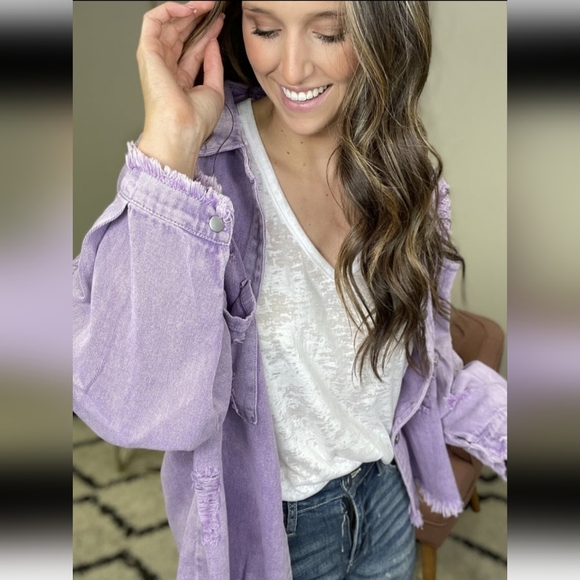 POL Shacket Denim Distressed Jean Jacket - Picture 3 of 4